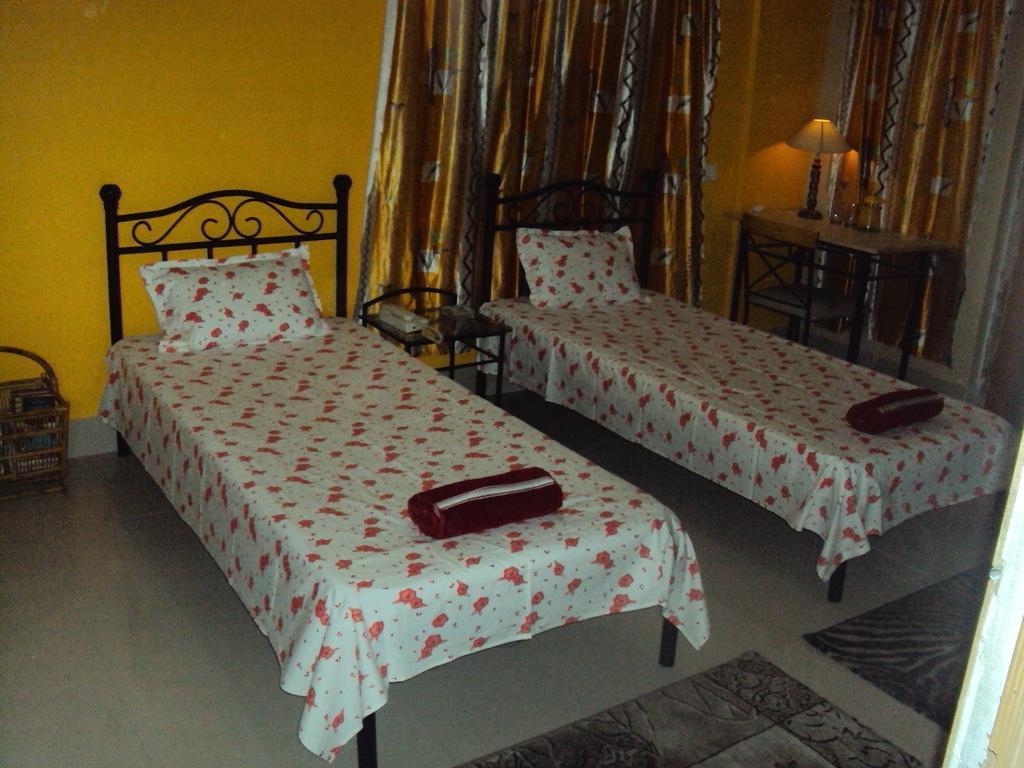 Hotel Kings Castle Гувахати Стая снимка